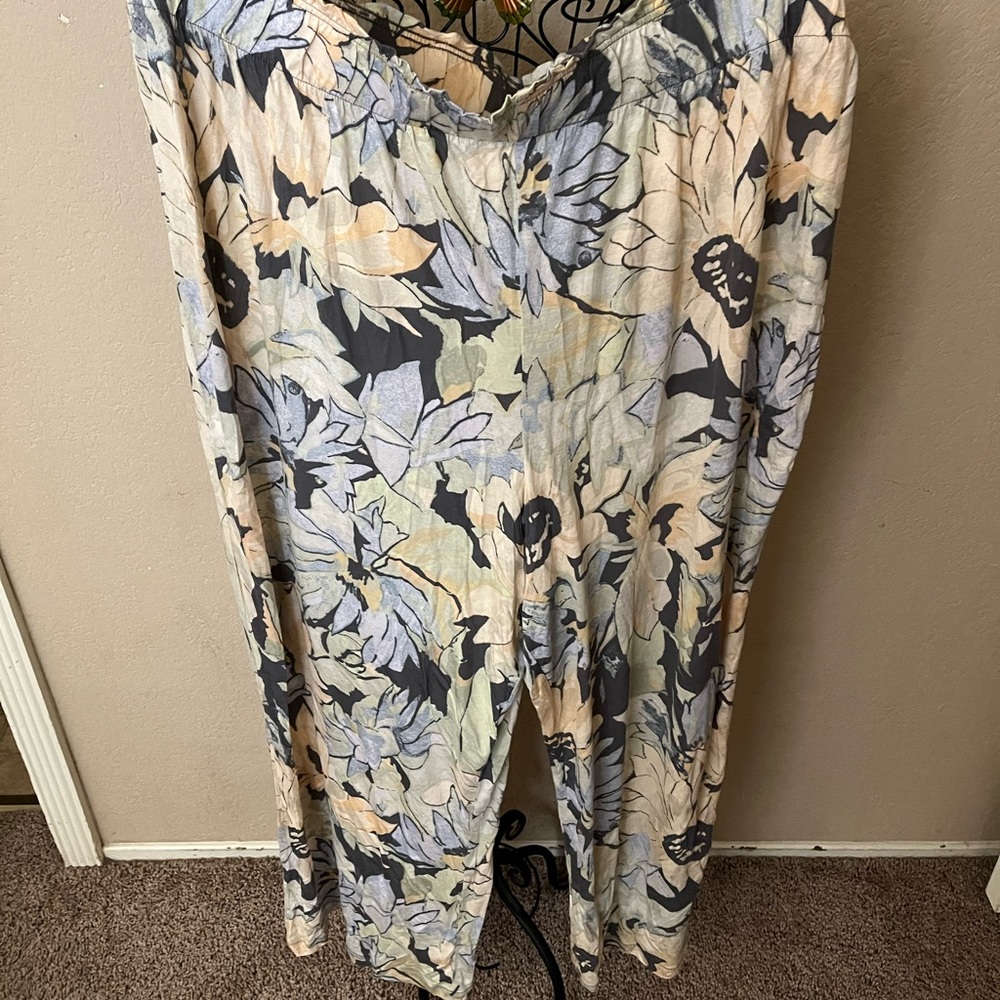 COPY - 🎉Super cute floral print wide leg H&M pant size 4X🎉